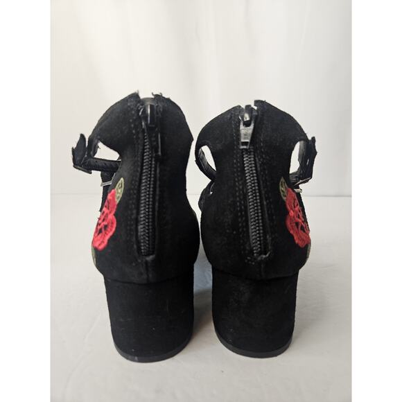 Steve Madden Black Suede Round Toe Pump Triple Adj Strap 2 Heel HEDLEY Size 8.5M - Picture 4 of 7